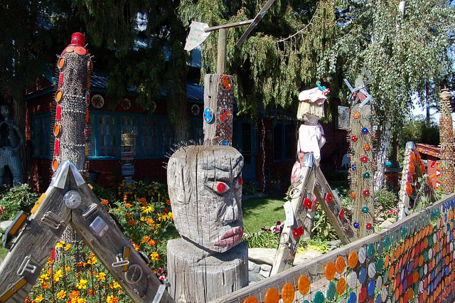 Dick And Jane's Spot Ellensburg Art House Fence