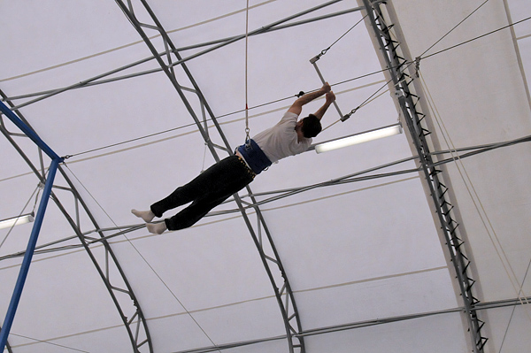SANCA School of Acrobatics and New Circus Arts Seattle trapeze class hang swing