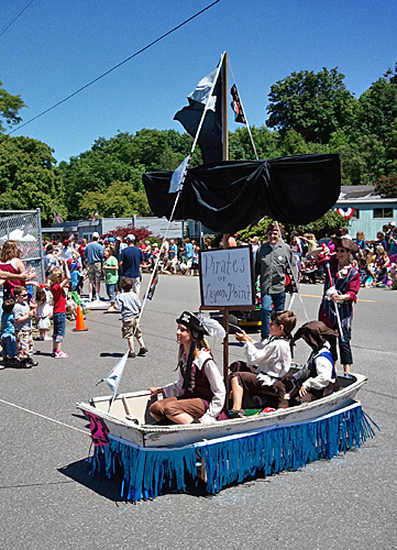 Maxwelton 4th of July Parade Pirates of Lagoon Point