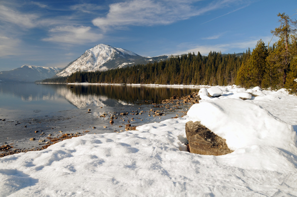Lake Wenatchee State Park Sno-Park north groomed cross-country nordic skiing trails shore