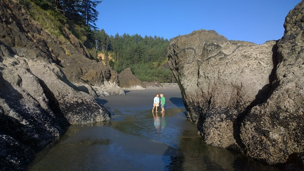 Cape Disappointment State Park exploring beach and sea stack rocks by campground
