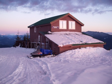 Copper Creek Hut MTTA Ski Cabin Near Mt. Rainier