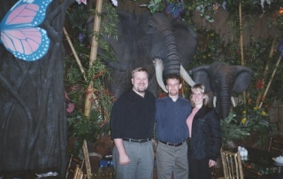 Seattle SeaTac Rainforest Cafe Elephants