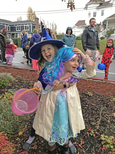 Coupeville Torchlight Parade kids in costumes